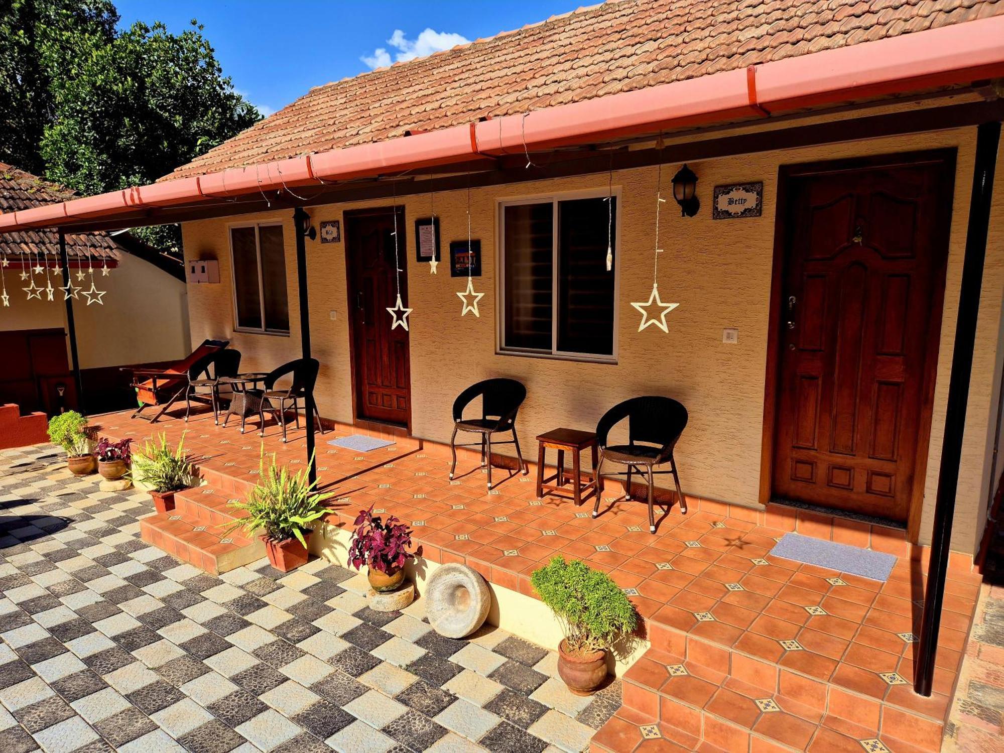 Sunny Smiles Homestay Mangalore Exterior photo
